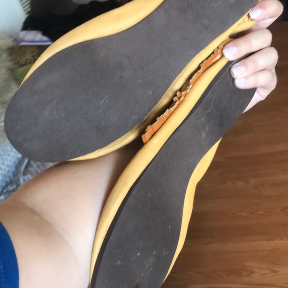 Yellow Marcussen’s - Picture 4 of 8